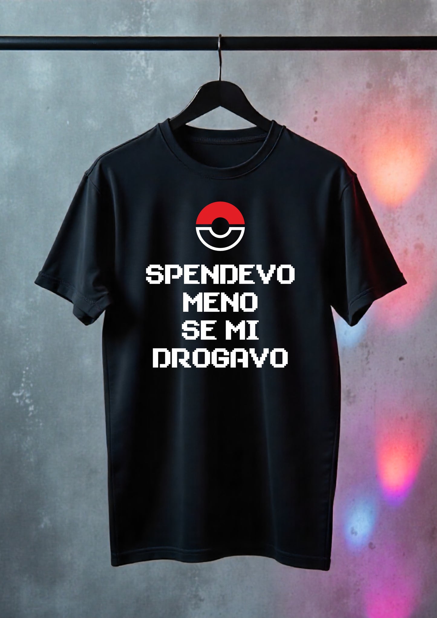 T-shirt Unisex Spendevo Meno se mi Drogavo – 100% Cotone